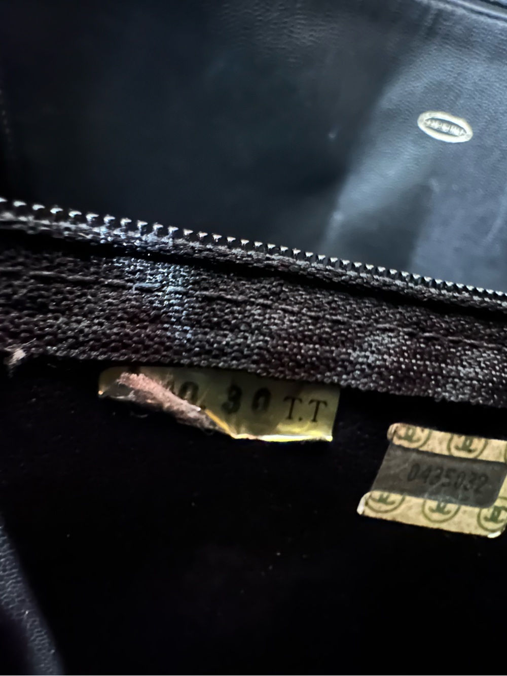 Vintage Chanel Black Lambskin Chain Tote Bag CC Medallion Quilted Trim | Italy - Picture 13 of 15
